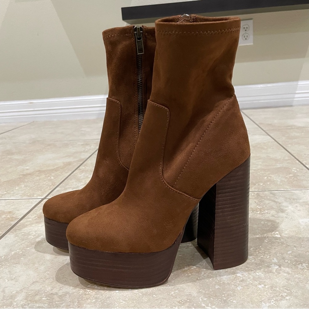 Steve Madden Hoopla Platform Chunky Block Heel Zipper Booties Boots